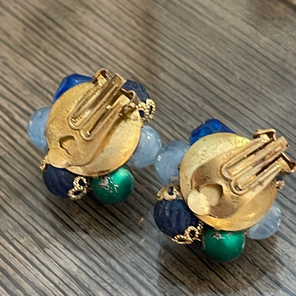Vintage Shades of Blue Cluster Clip Earrings